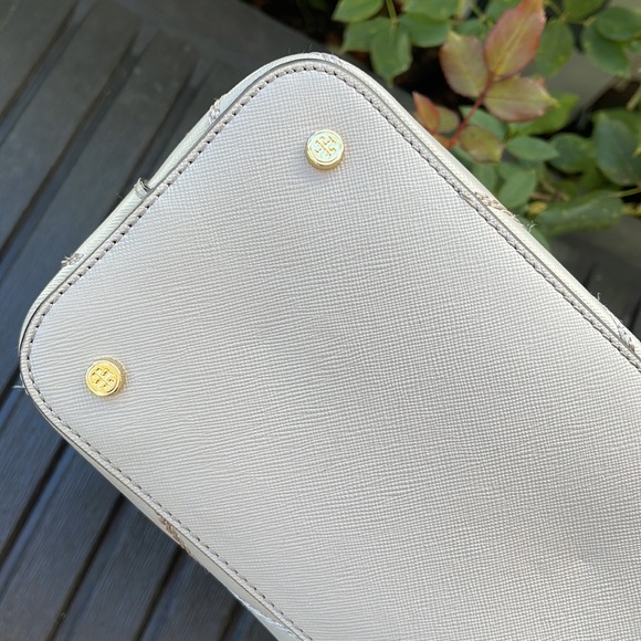 Tory Burch Robinson Stitched Taupe Dome Satchel - Picture 16 of 17